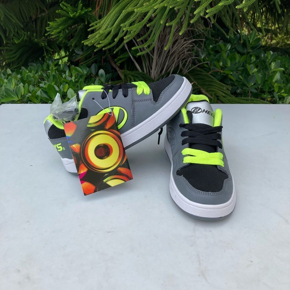 Heely’s Shoes Boys Size: 4Y